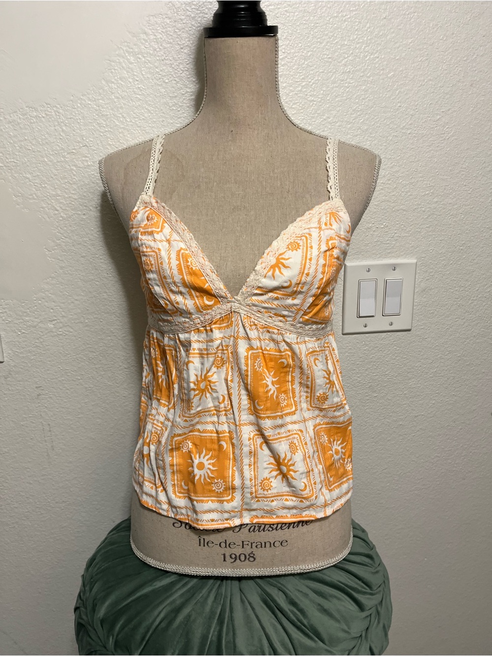 Tilly's White and Orange Sun-Print Spaghetti Strap Camisole